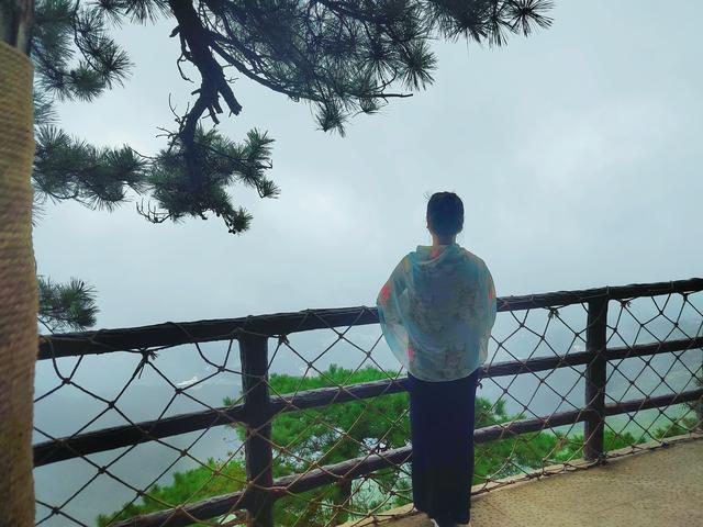安徽潜山：天柱山上很反常