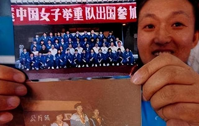 她是9枚金牌的冠军，被教练下药终身不育，退役后当搓澡工嫁和尚