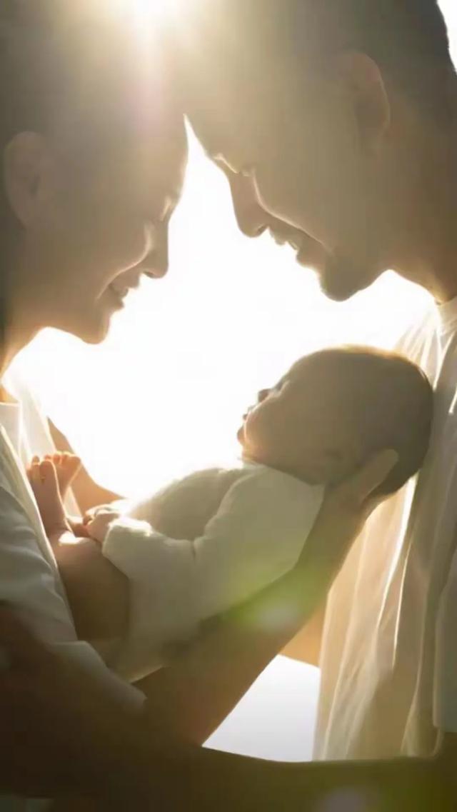 侯梦莎公开备孕历程,试管肚子上全是针眼还长白发,毛毅抱着她哭