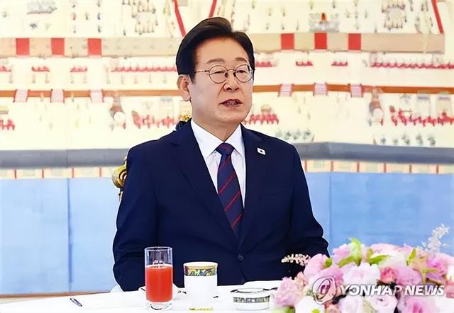 李在明访华刚回国，就通告全球	，与高市共进晚餐，3亿大单白签？