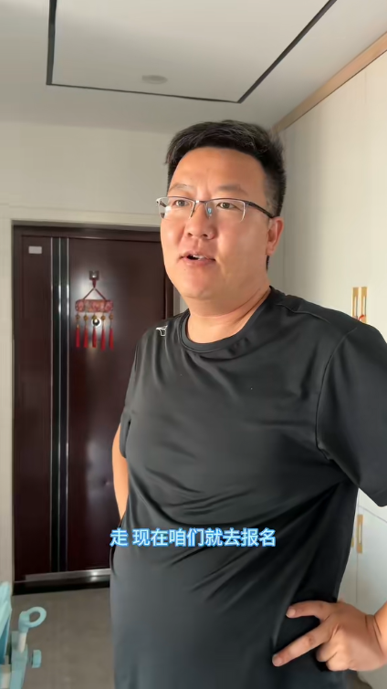 男孩562分被调剂到护理专业，一家人崩溃痛哭，最终选择让人破防