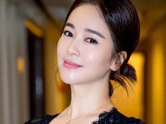 谁也没想到	，被传“风流成性，绯闻不断”的左小青，如今成了这样