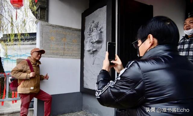 爆满！今天无锡这里排起长队