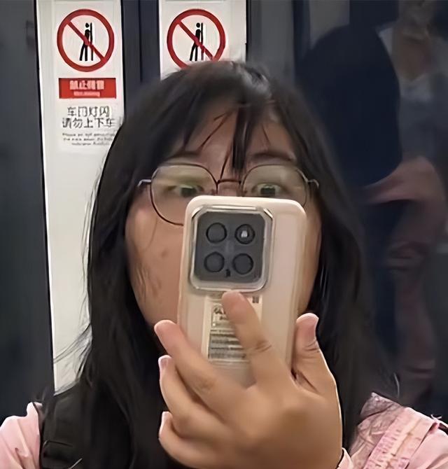 南京鸡鸣寺事件后续：当事人直言后怕，粉衣女子被曝，警方介入
