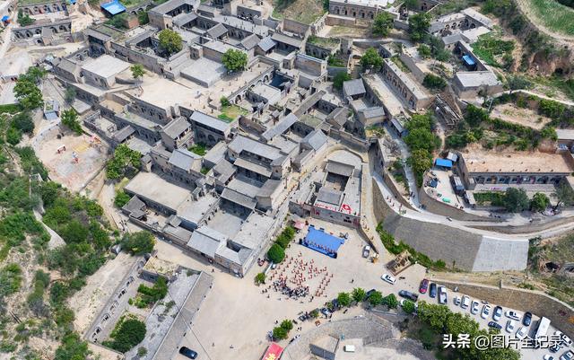 山西汾西：百年古宅醉游人