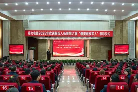 董明珠鼓励格力14名员工入伍，到部队就要当一个好兵！图片