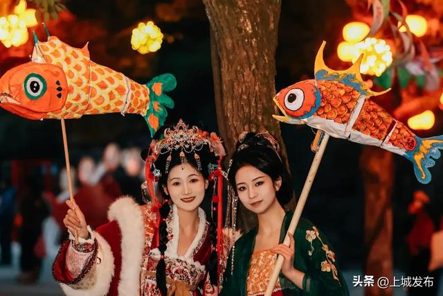 鱼灯巡游、国潮快闪、花灯美陈……上城元宵限定，绝对热闹！