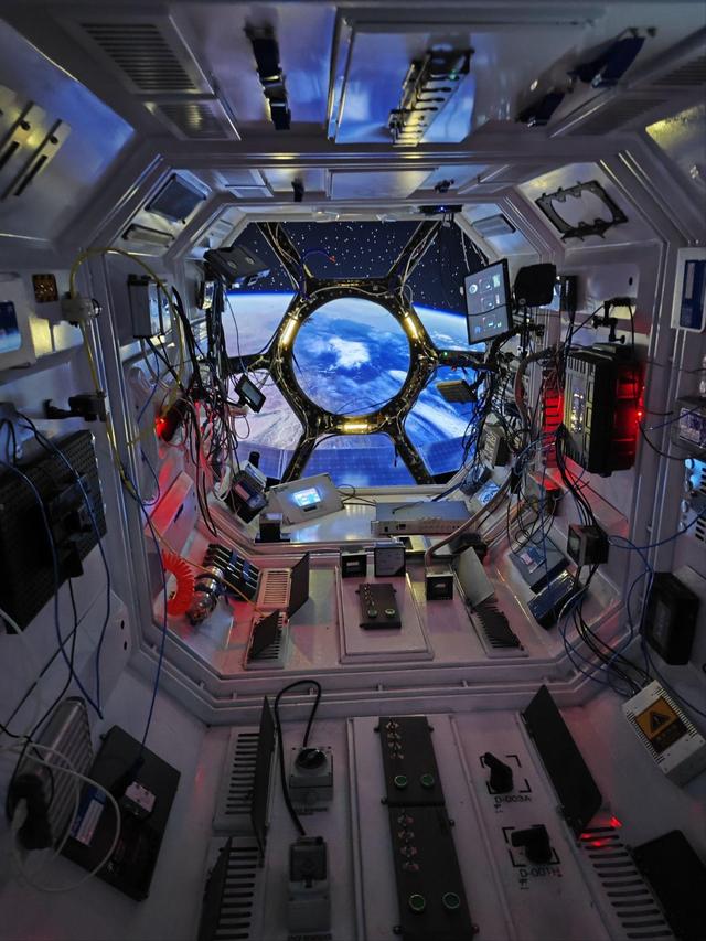 神舟二十一号升空！现在的问题是，导师上天了，组会还开吗？