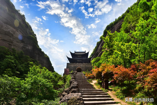 坐动车来这里，A级景区统统打折