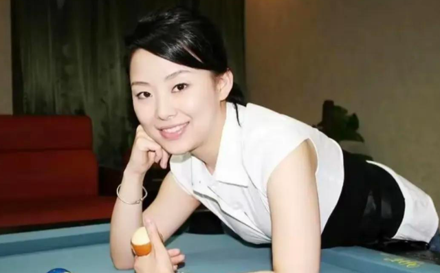 身材傲人却无人敢娶，43岁潘晓婷至今单身，潘爸爸直言悔不当初