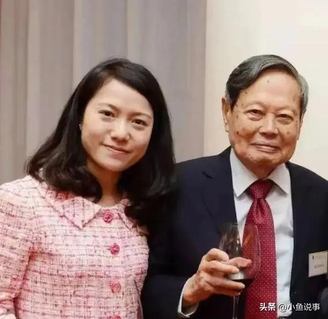 杨振宁103岁生日现场照曝光！喊翁帆达令，两人共同题字好恩爱