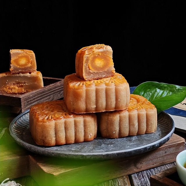月饼行业变天？高端月饼遇冷，散装成顾客心头好	，内情和你我有关