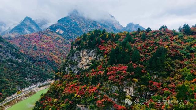 嘉陵江畔，静观一季秋色流转
