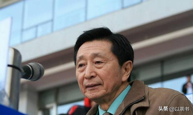 86岁宋世雄现状：定居北京老到认不出，托举儿女成才后却都在国外