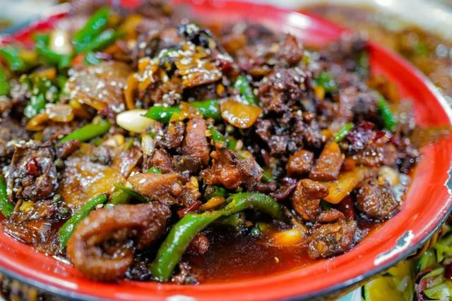 1元的包子，4块钱的蒸饺，这座城给人的幸福感怎么能这么高啊！