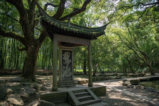 王羲之故居怎么在嵊州？这座小城用古镇、越剧和碳水给出了答案