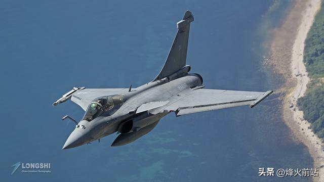 美国卡伊拉克空军脖子，限制F16IQ战机能力，法国达索或成为赢家