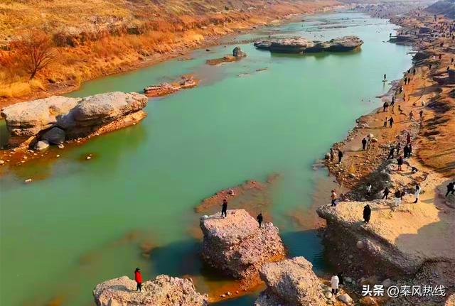 礼泉县湾里村:千年河道惊现奇特景观 一朝爆火引来亿级流量