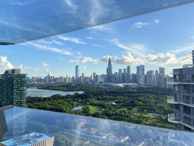 许家印被捕倒台后，恒大歌舞团长白珊珊，居然嫁给了这个男人