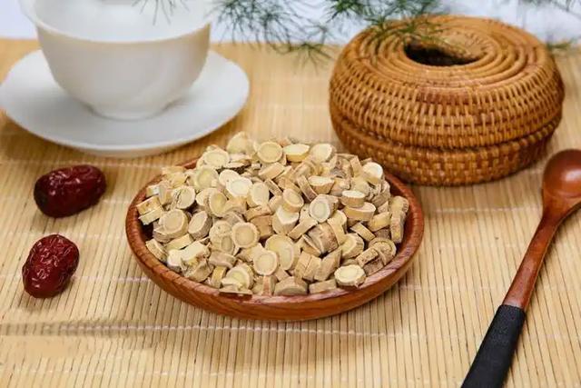 河南一对夫妻，每天喝黄芪泡水，后来怎样了？或值得借鉴