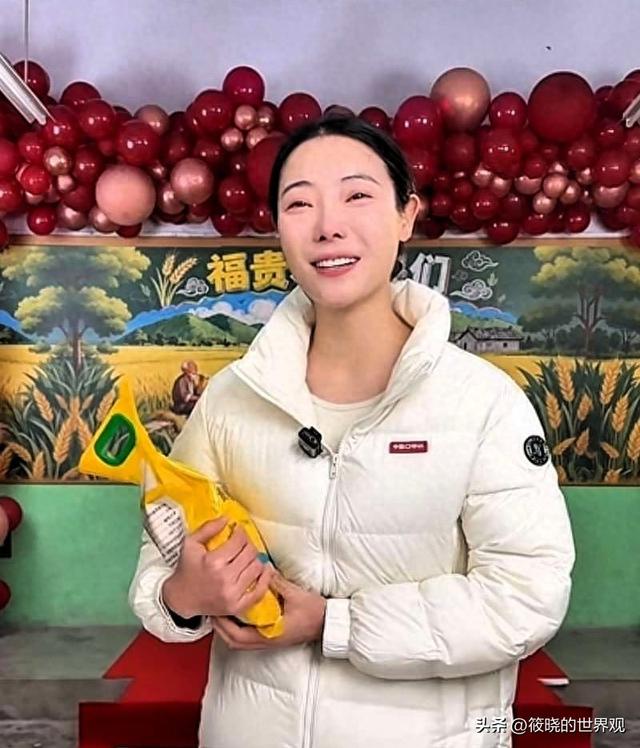 警惕“造神”陷阱！边哭边道歉的李福贵，给所有带货网红提了个醒