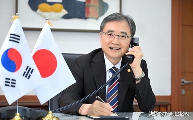 成例外？李在明拒绝出席中国阅兵，王毅挂断电话，留给韩国三连问