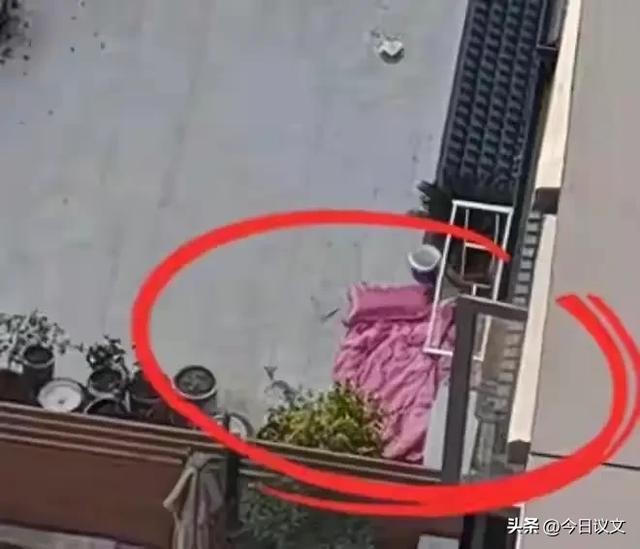 痛心!28岁新娘坠亡续:原因曝光,碎片人生无法释怀,悔婚被取消