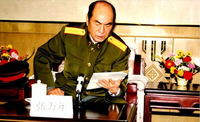 90年张万年调任，临行时向中央提议：广州的家不搬，2年后再回来
