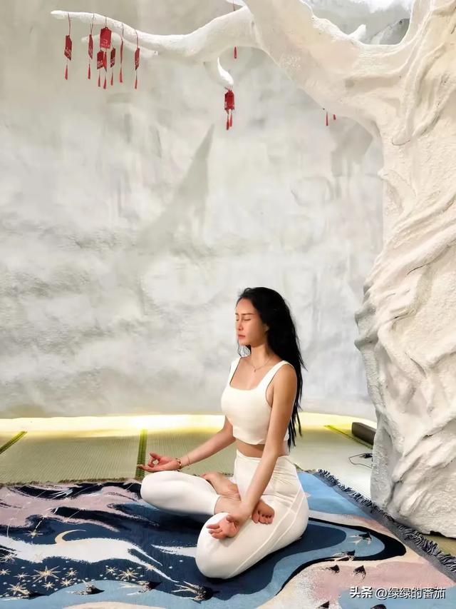 母其弥雅，中国瑜伽教母