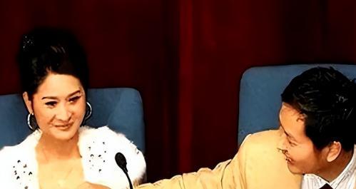 陪睡陪玩只是冰山一角！看到明星曝圈中内幕，才知道圈里水有多深