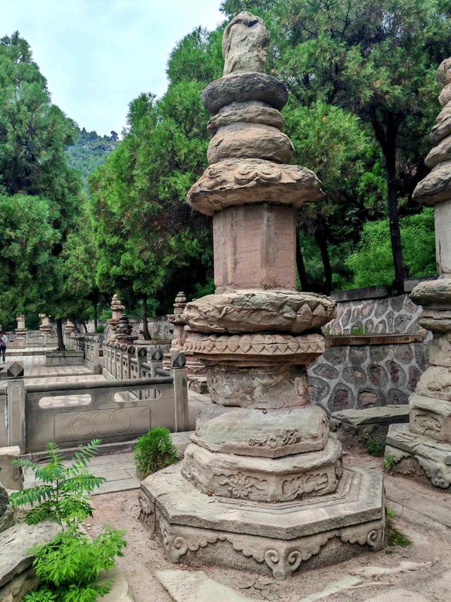 卦山天宁寺塔林——交城
