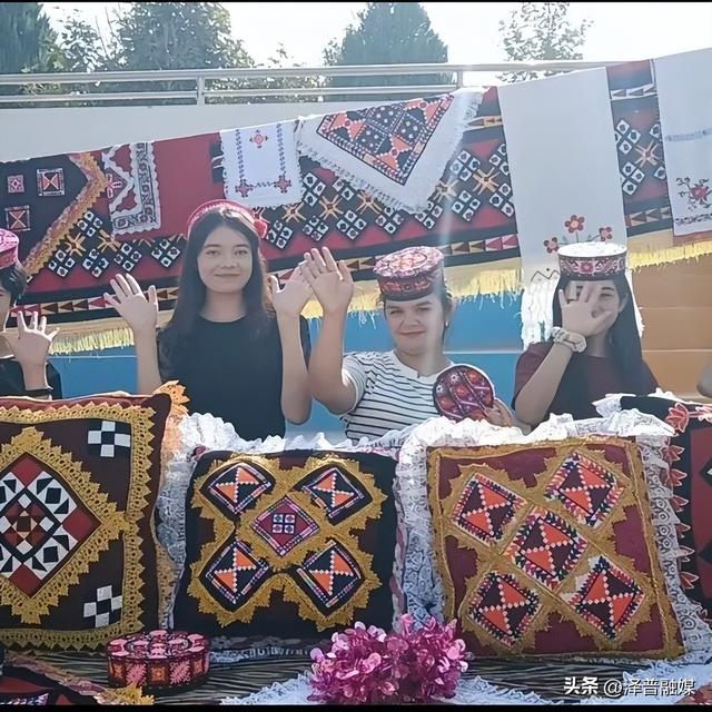 泽普县布依鲁克塔吉克族乡：文化旅游互嵌发展 绘就民族团结新画卷