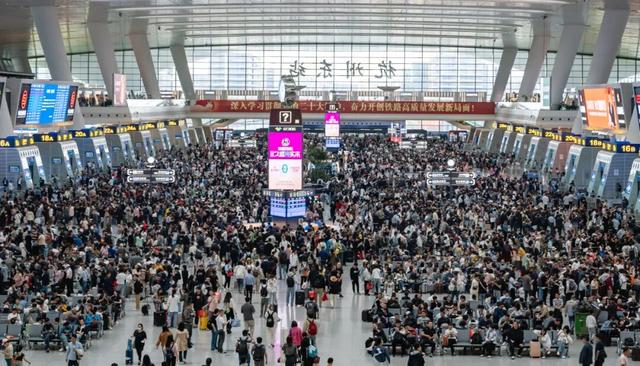 这条高铁火了！据说能“邂逅”李白和杜甫！