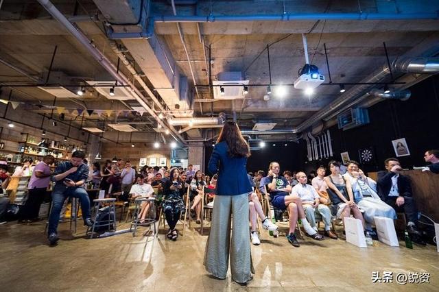 11亿光年蓝色闪光揭露！宇宙高能事件，上演撕星惨案