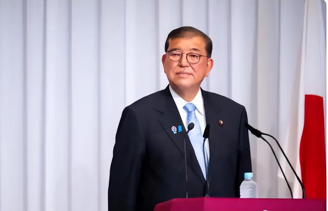 军费飙升到GDP的2%！日本疯狂扩军，到底是想对台海干什么？