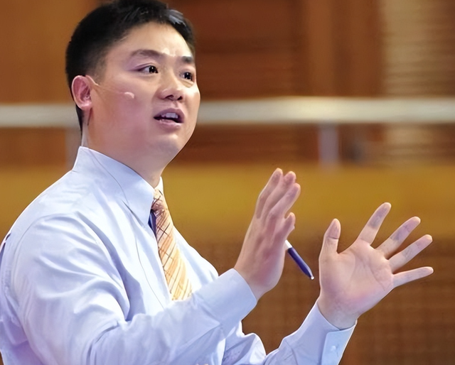 钱再多有什么用？51岁刘强东对大儿子的“亏欠”，至今都难以弥补