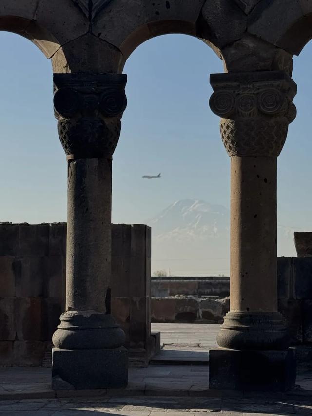 人均卡戴珊，这个忧伤又美丽的小国让我念念不忘