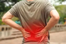 医生坦言：最伤害腰部的习惯，不是久站！而是频繁的去做这3件事图片