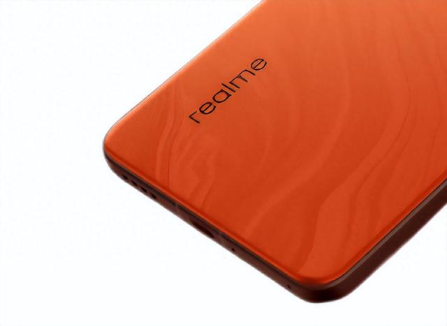 realme真我GT8系列手机曝光：将于10月发布！