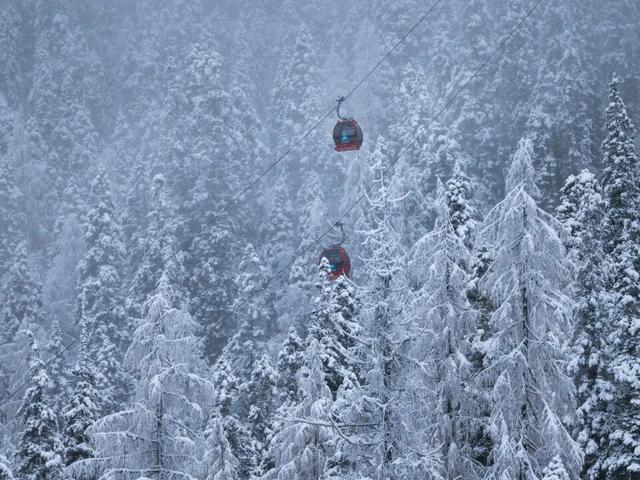 别再等！达古秋冬双景已上线，从彩林穿越到雪域