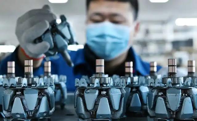 终于不嘴硬了？美媒开始承认：美国GDP落后中国成第二大经济体​
