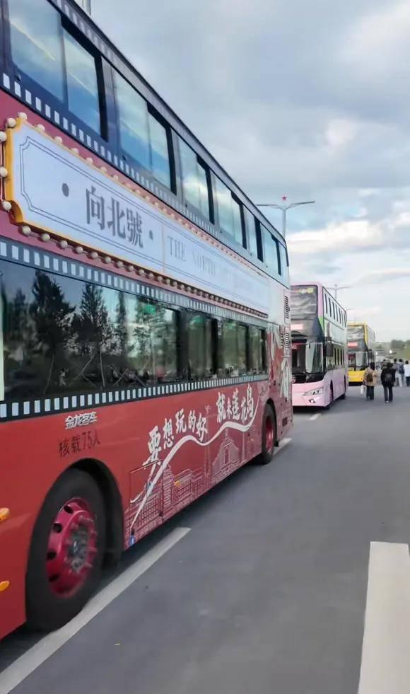 搭乘「春城漫游巴士」，解锁文旅新体验~
