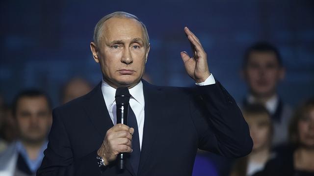 边境80万敌军集结完毕，特朗普出手切断援助，俄乌战局将迎转折点