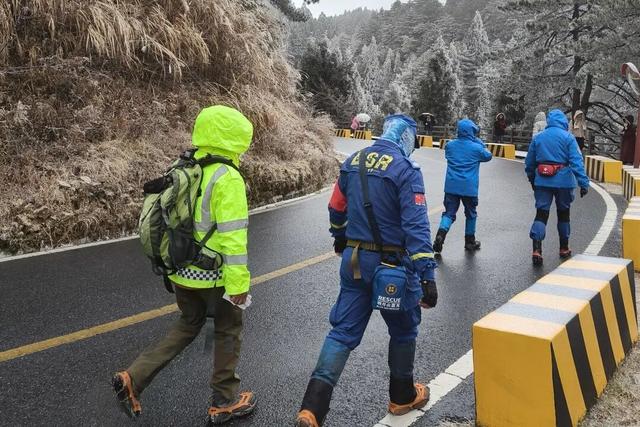 冰雪仙境，暖心守护｜明月山雪季暖心服务清单请查收！