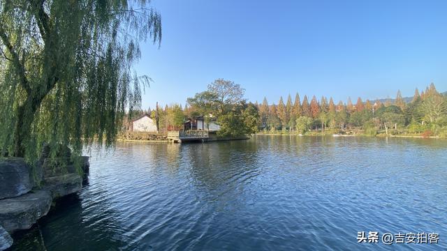 美丽吉安：初冬的井冈山挹翠湖公园风光迷人（摄/王伟）