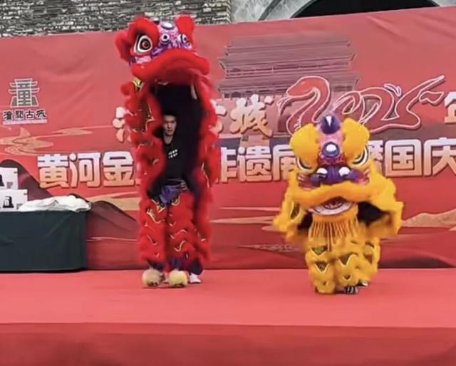 在潼关“解锁”志愿红 精彩节目看不完！