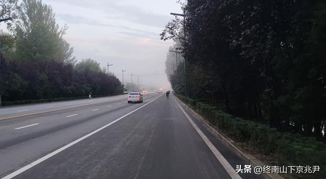 秋霖初霁，清晨骑行入城上班感怀