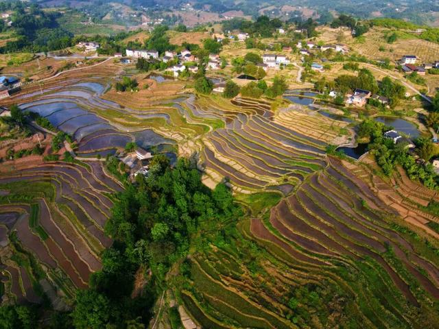 垫江私藏美景！九龙梯田美成田园诗，快去打卡