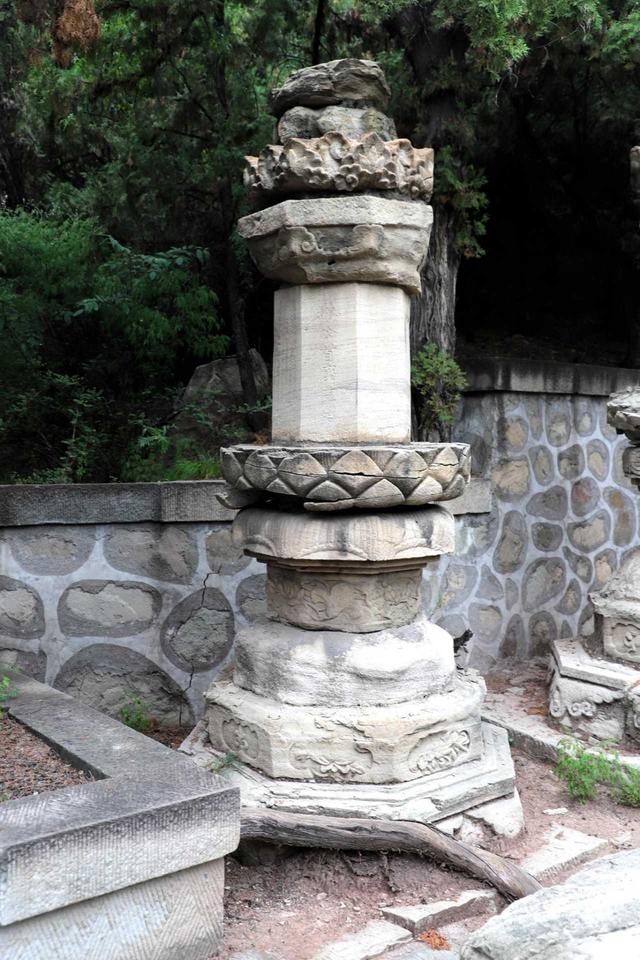 卦山天宁寺塔林——交城