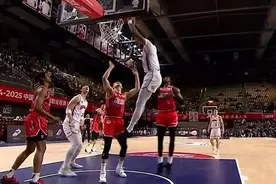 CBA常规赛第18轮，上海久事113：106战胜广州朗肽海本图片